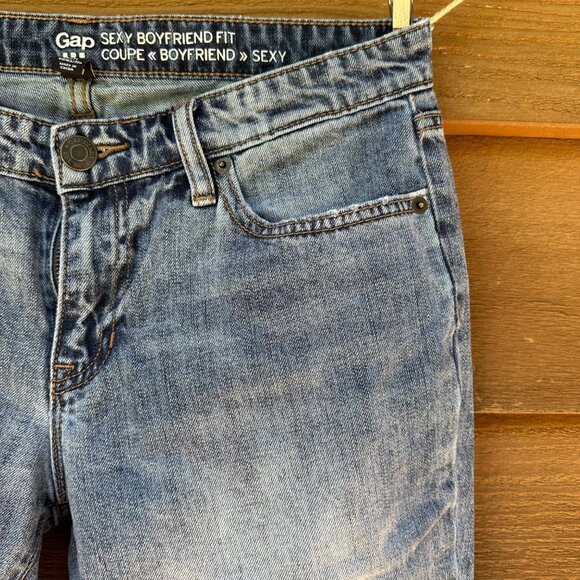 GAP Sexy Boyfriend Fit Embroidered Flowers Blue Jeans Size 6/28 - Picture 4 of 12
